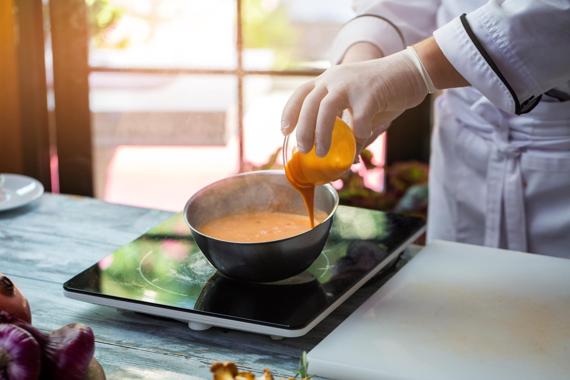 Technique demonstration: pan sauce reduction